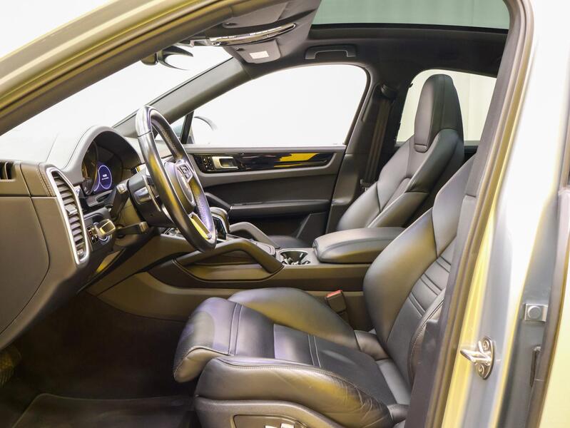 Porsche Cayenne vaihtoauto