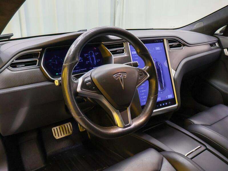 Tesla Model S vaihtoauto