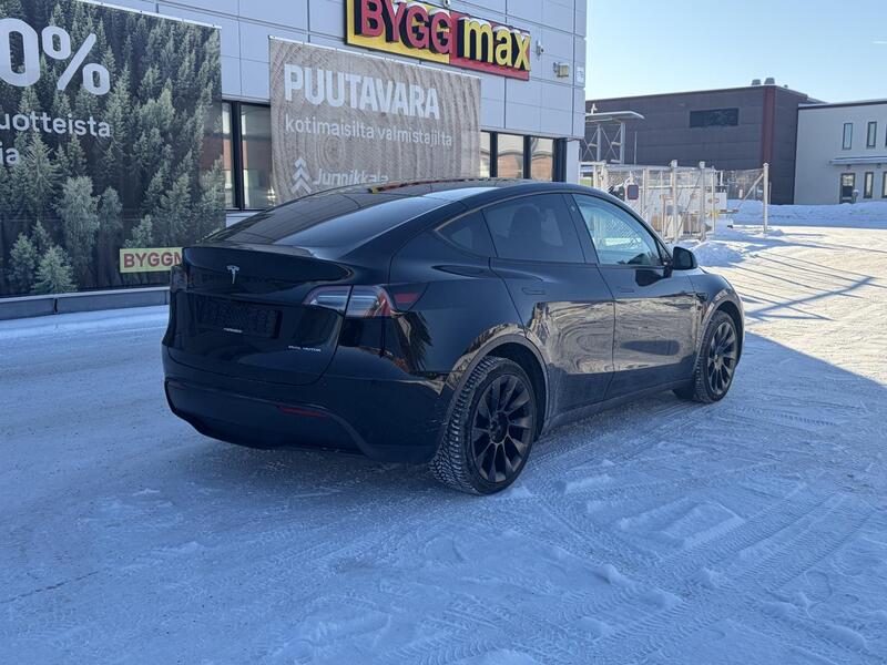 Tesla Model Y vaihtoauto