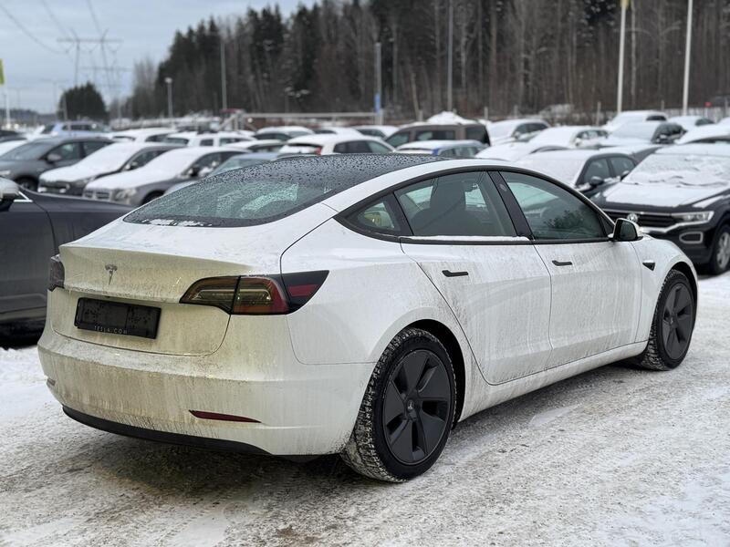 Tesla Model 3 vaihtoauto