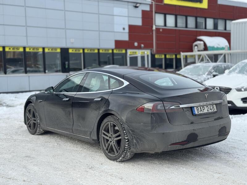 Tesla Model S vaihtoauto
