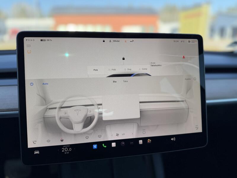Tesla Model 3 vaihtoauto