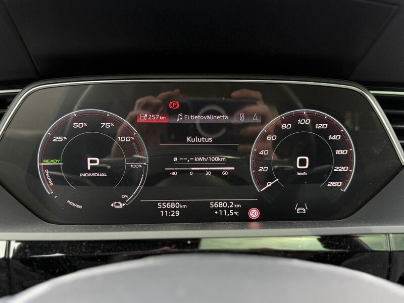 Audi e-tron vaihtoauto