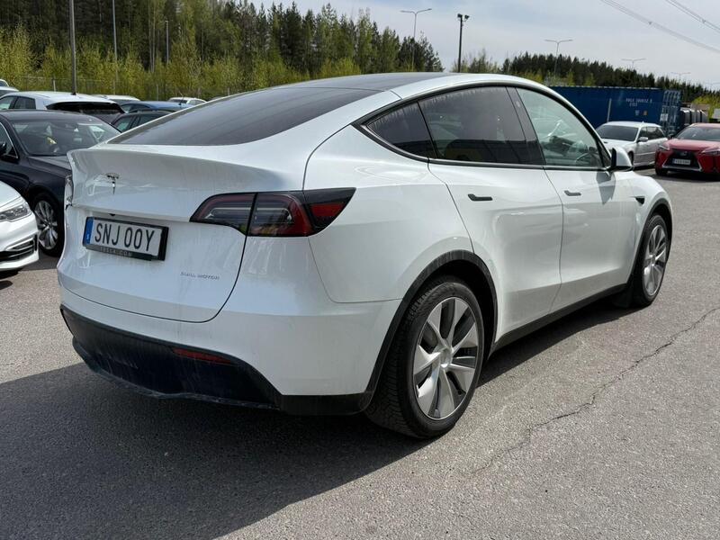 Tesla Model Y vaihtoauto