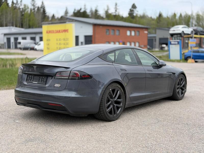 Tesla Model S vaihtoauto