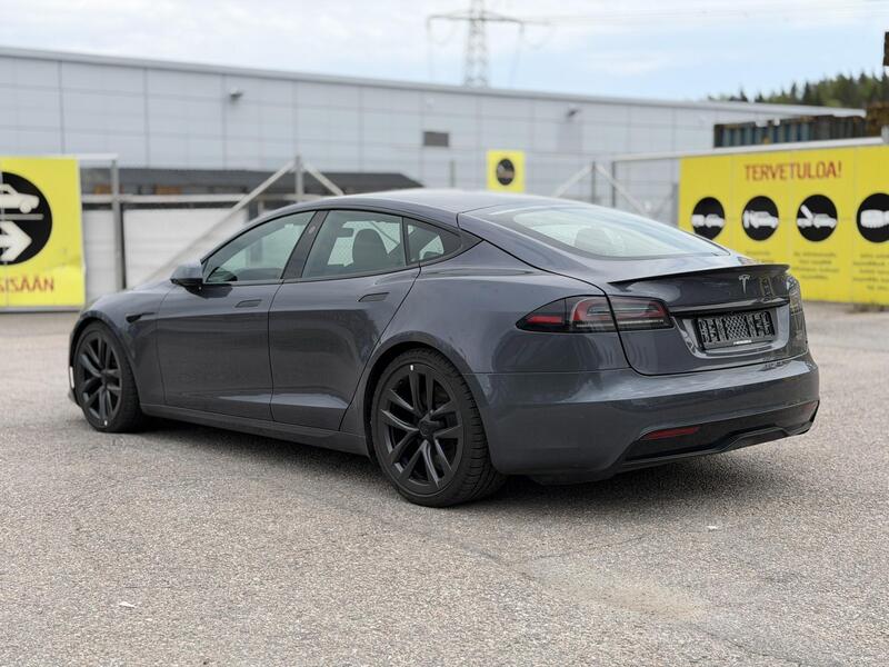 Tesla Model S vaihtoauto