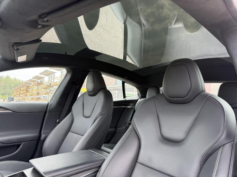 Tesla Model S vaihtoauto