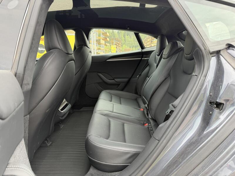Tesla Model S vaihtoauto