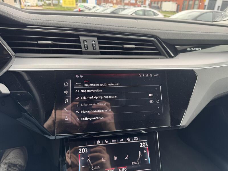 Audi Q8 e-tron vaihtoauto