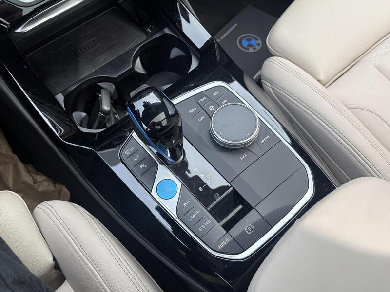 BMW iX3 vaihtoauto