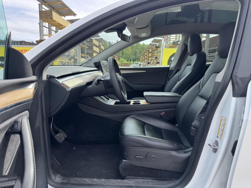 Tesla Model Y vaihtoauto