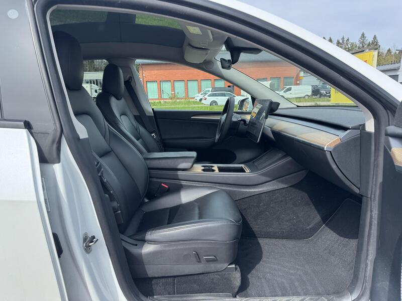Tesla Model Y vaihtoauto