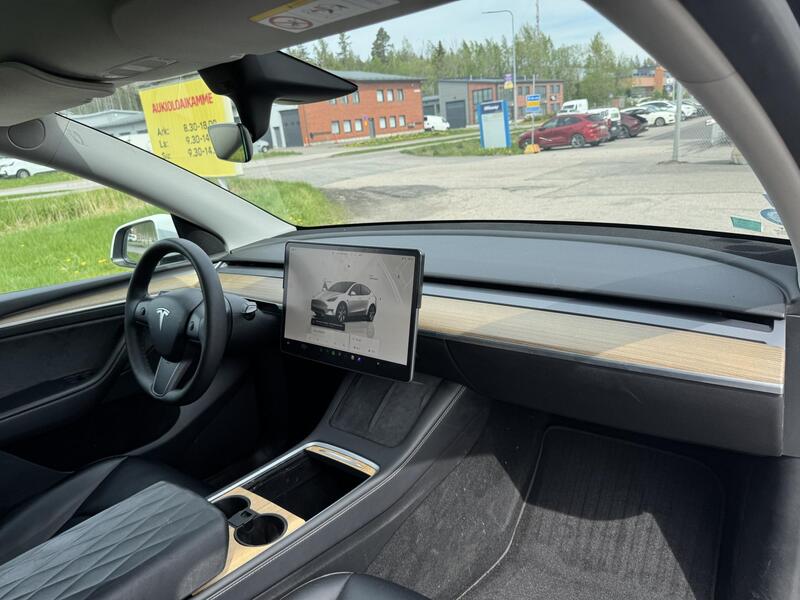 Tesla Model Y vaihtoauto