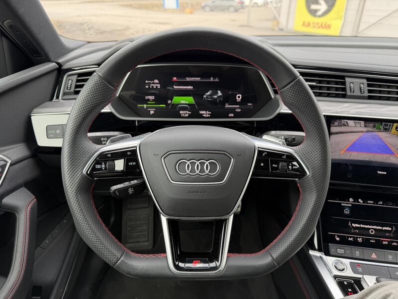 Audi Q8 e-tron vaihtoauto