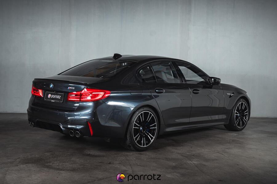BMW M5 vaihtoauto