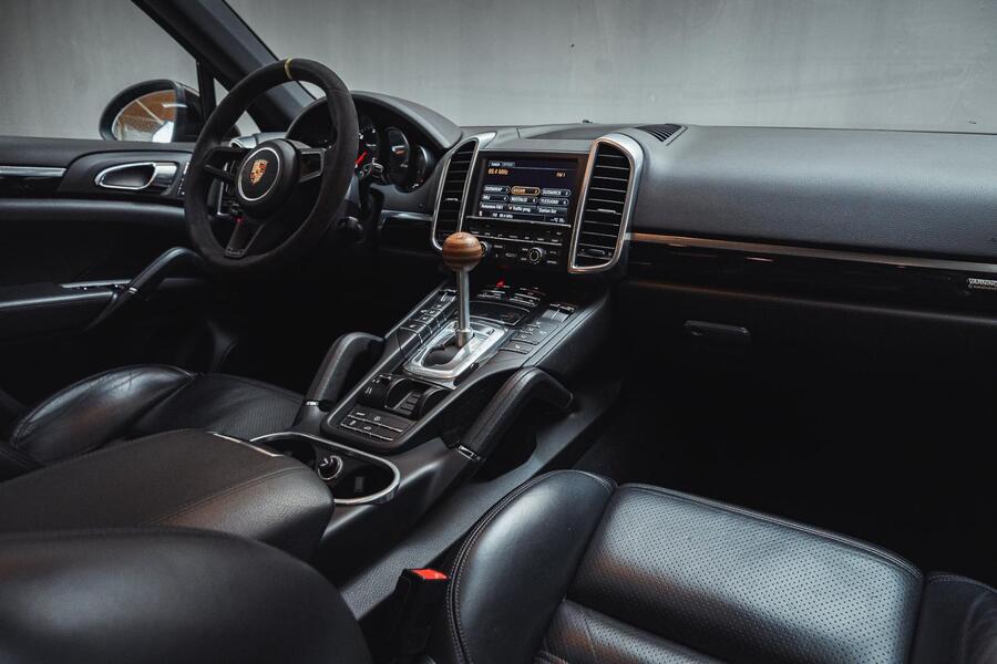 Porsche Cayenne vaihtoauto