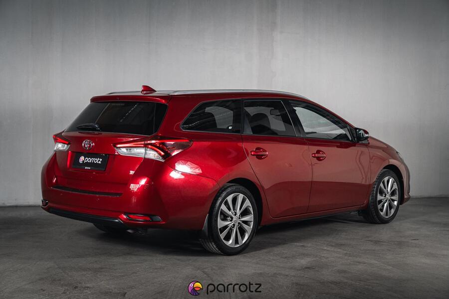 Toyota Auris vaihtoauto