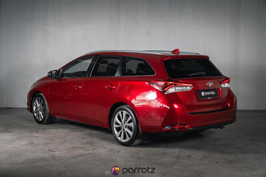 Toyota Auris vaihtoauto