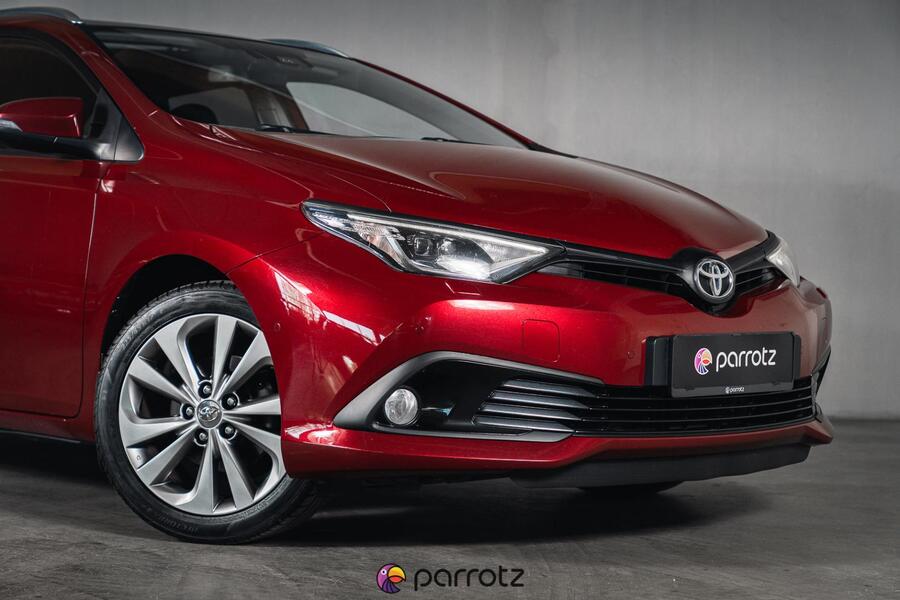 Toyota Auris vaihtoauto