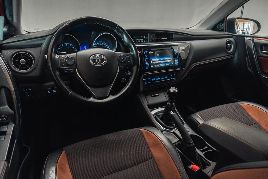 Toyota Auris vaihtoauto