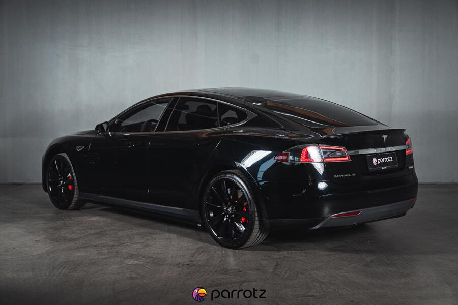 Tesla Model S vaihtoauto