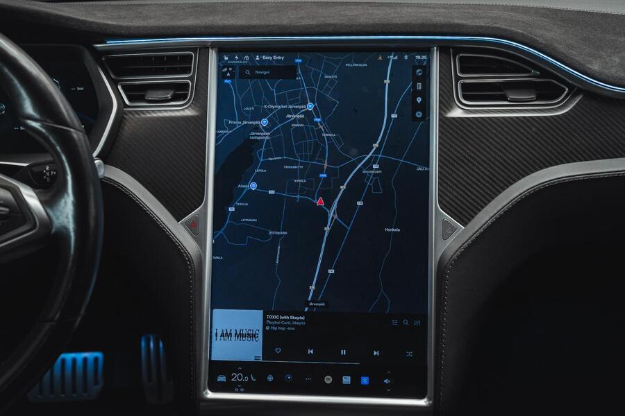 Tesla Model S vaihtoauto