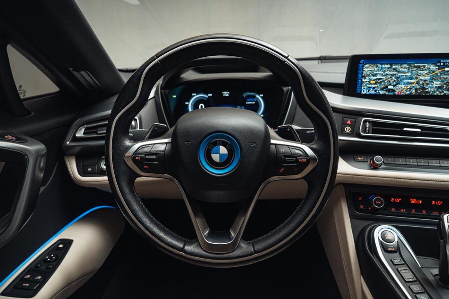 BMW i8 vaihtoauto