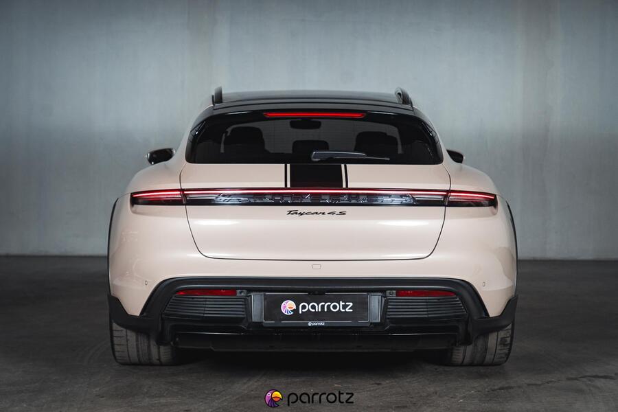 Porsche Taycan vaihtoauto