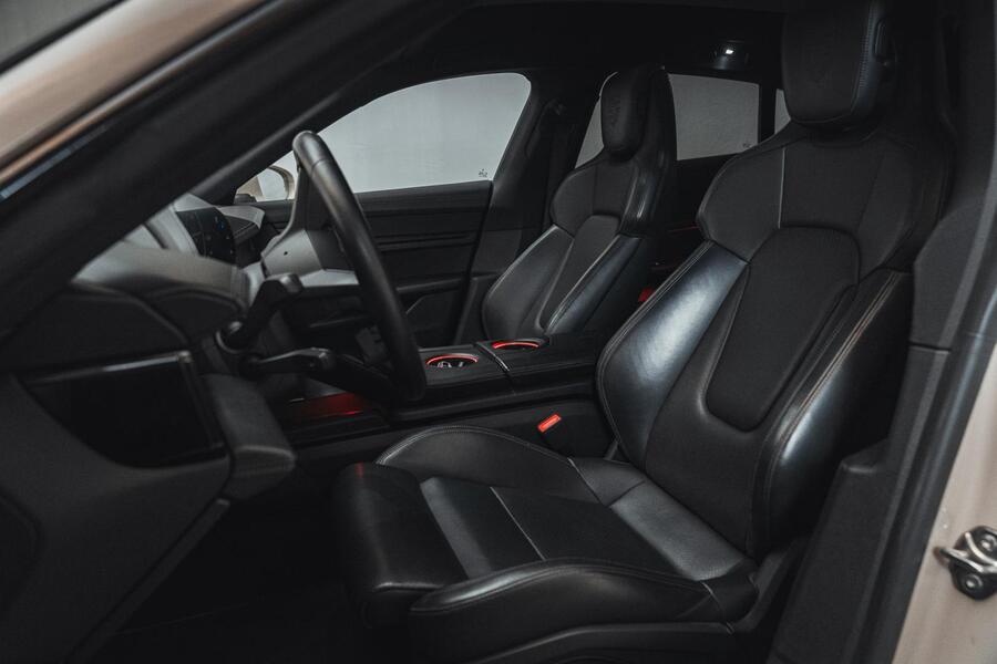 Porsche Taycan vaihtoauto