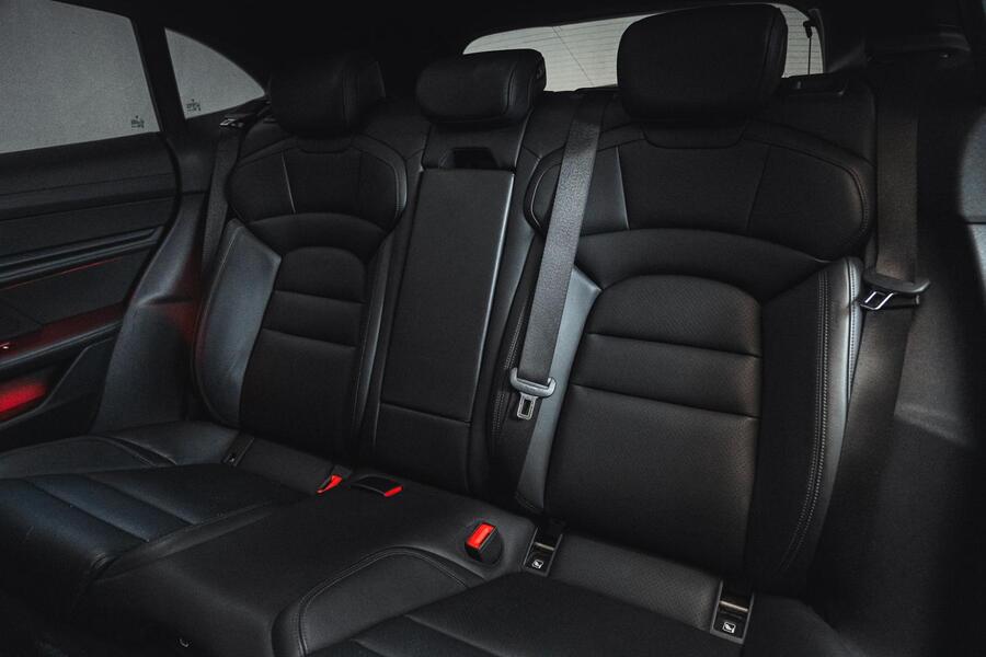 Porsche Taycan vaihtoauto