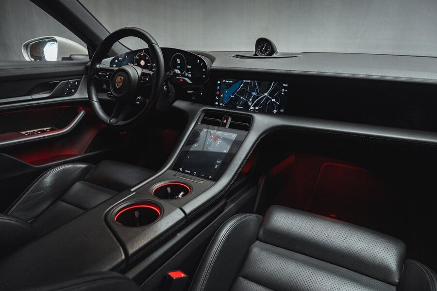 Porsche Taycan vaihtoauto