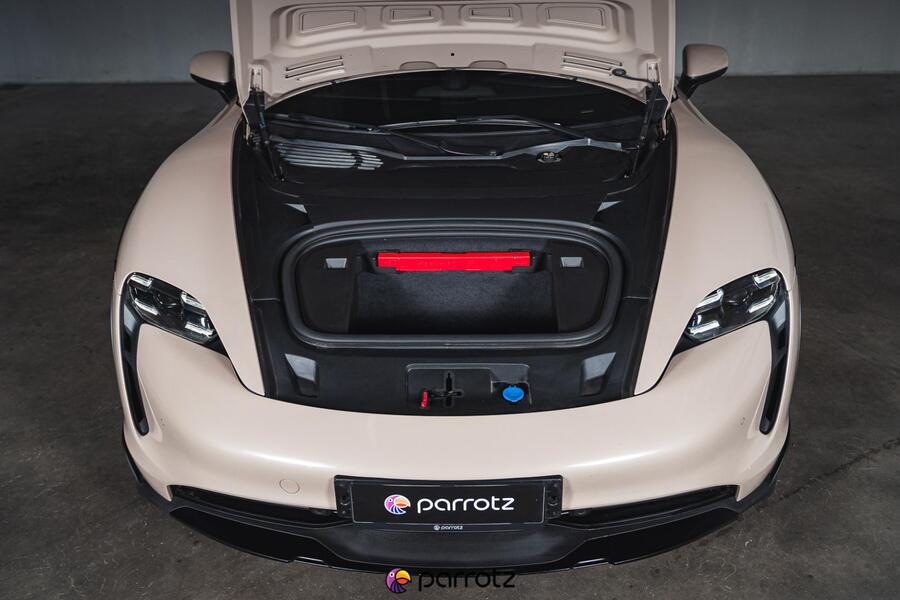 Porsche Taycan vaihtoauto