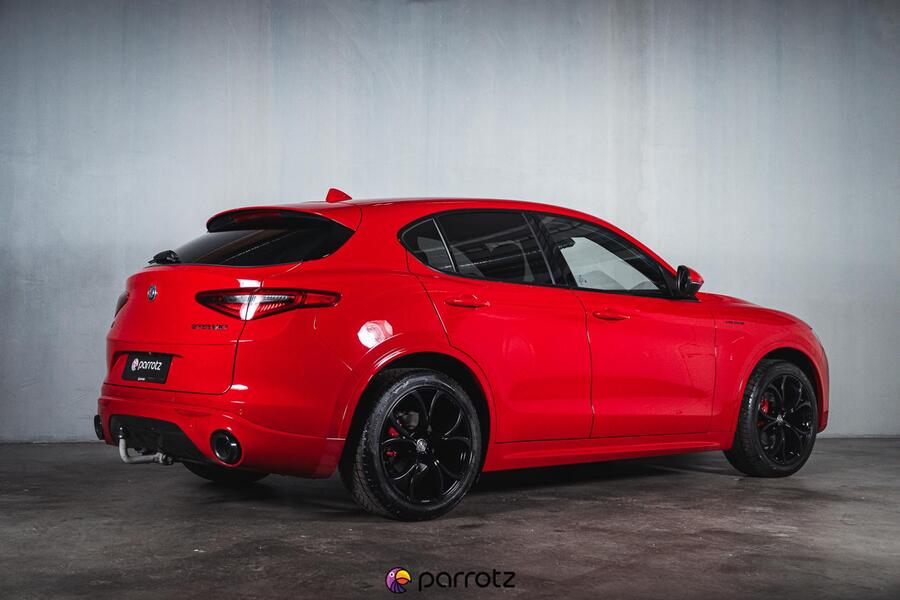 Alfa Romeo Stelvio vaihtoauto