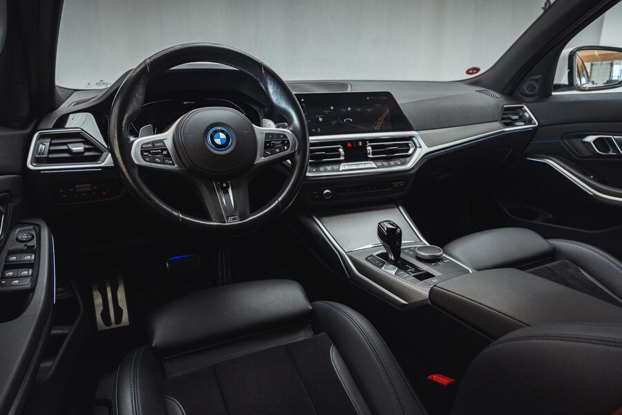 BMW 330 vaihtoauto