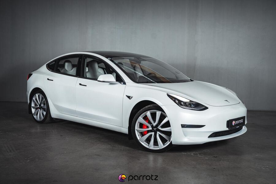 Tesla Model 3 vaihtoauto