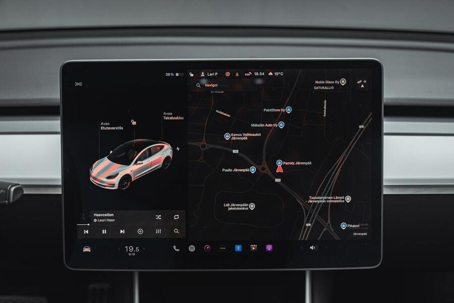 Tesla Model 3 vaihtoauto