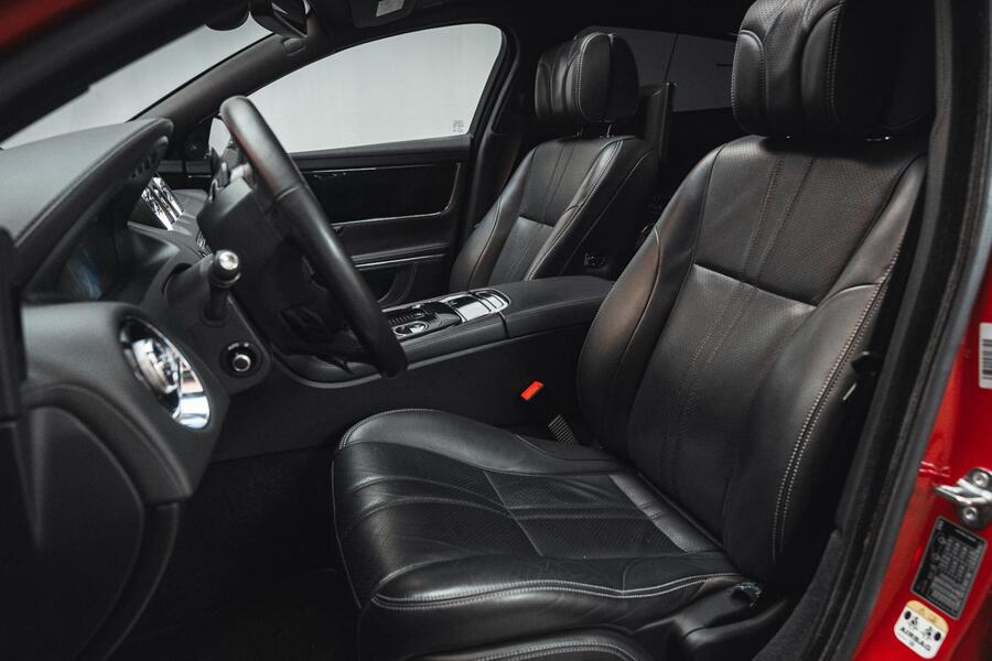 Jaguar XJ vaihtoauto