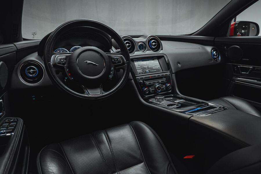 Jaguar XJ vaihtoauto