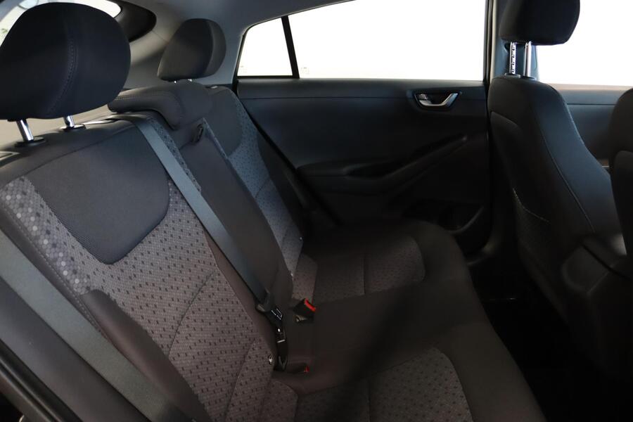 Hyundai IONIQ plug-in vaihtoauto