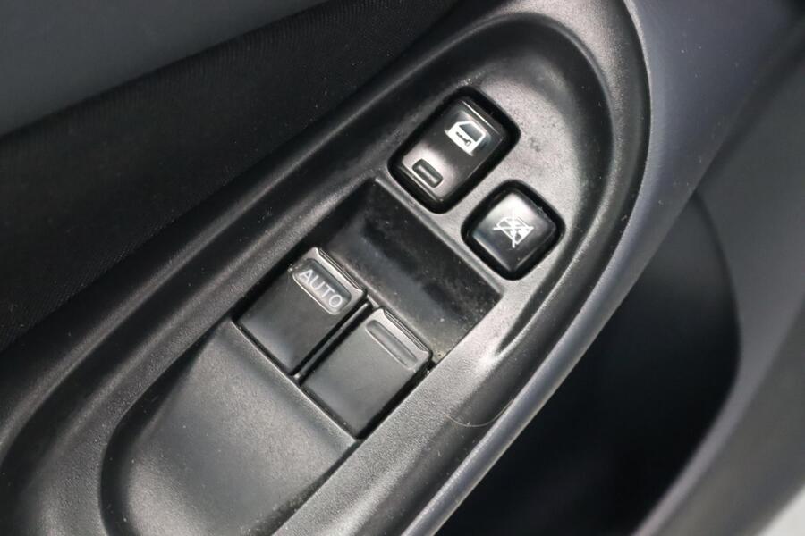 Nissan Almera vaihtoauto