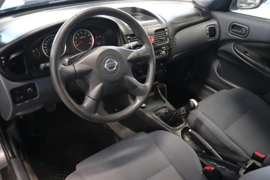 Nissan Almera vaihtoauto