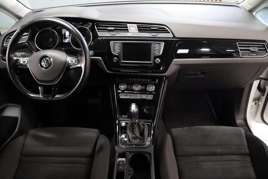 Volkswagen Touran vaihtoauto