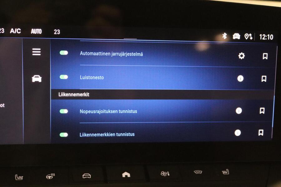 Opel Astra vaihtoauto