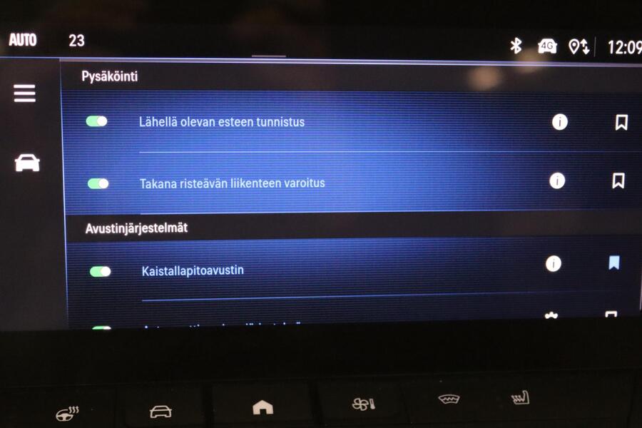 Opel Astra vaihtoauto