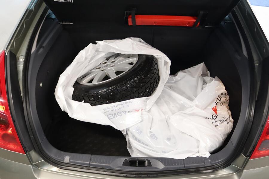 Nissan Primera vaihtoauto