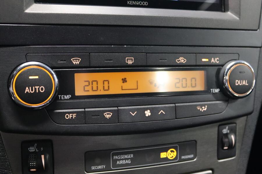 Toyota Avensis vaihtoauto