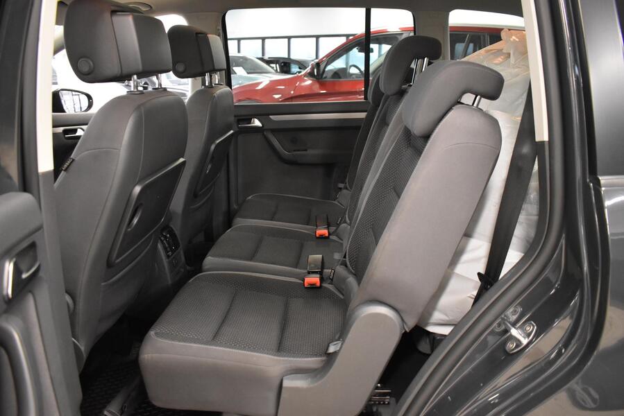 Volkswagen Touran vaihtoauto