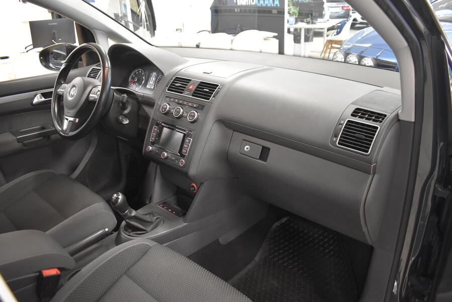 Volkswagen Touran vaihtoauto