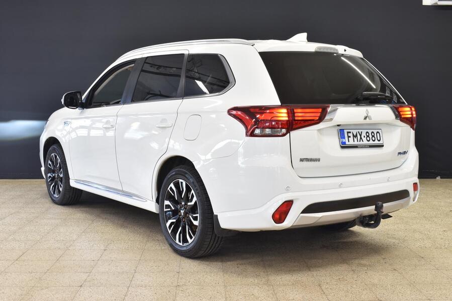 Mitsubishi Outlander PHEV vaihtoauto