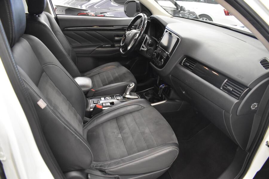 Mitsubishi Outlander PHEV vaihtoauto